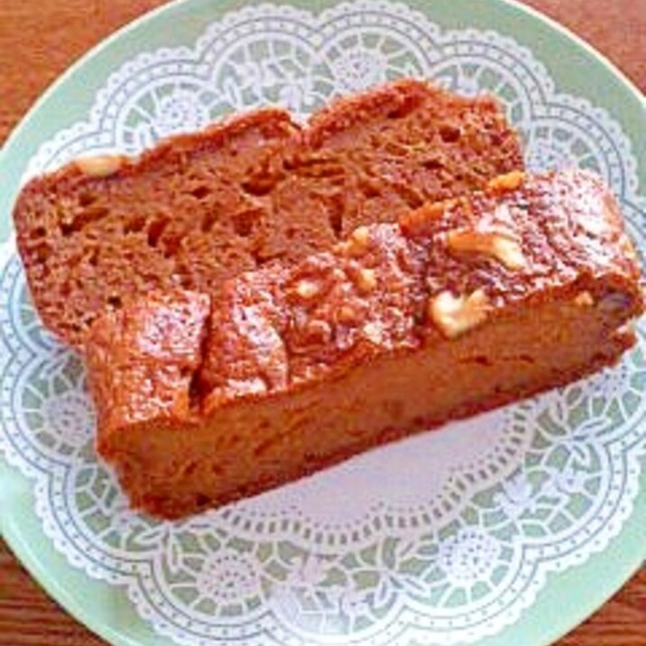 シナモン風味 ナッツとニンジンのケーキ